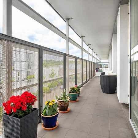 Stunning Apartment With Underground Parking! لندن المظهر الخارجي الصورة
