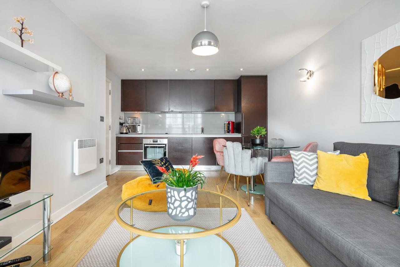 Stunning Apartment With Underground Parking! لندن المظهر الخارجي الصورة