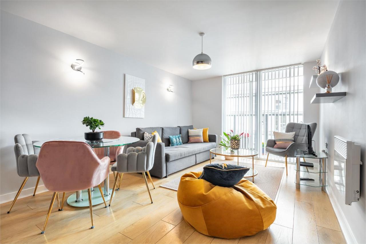 Stunning Apartment With Underground Parking! لندن المظهر الخارجي الصورة