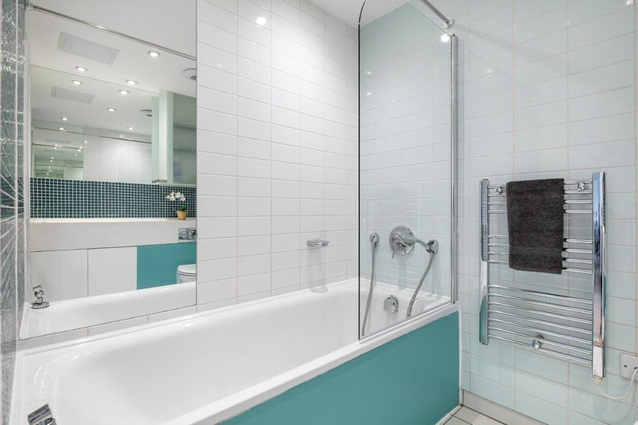 Stunning Apartment With Underground Parking! لندن المظهر الخارجي الصورة