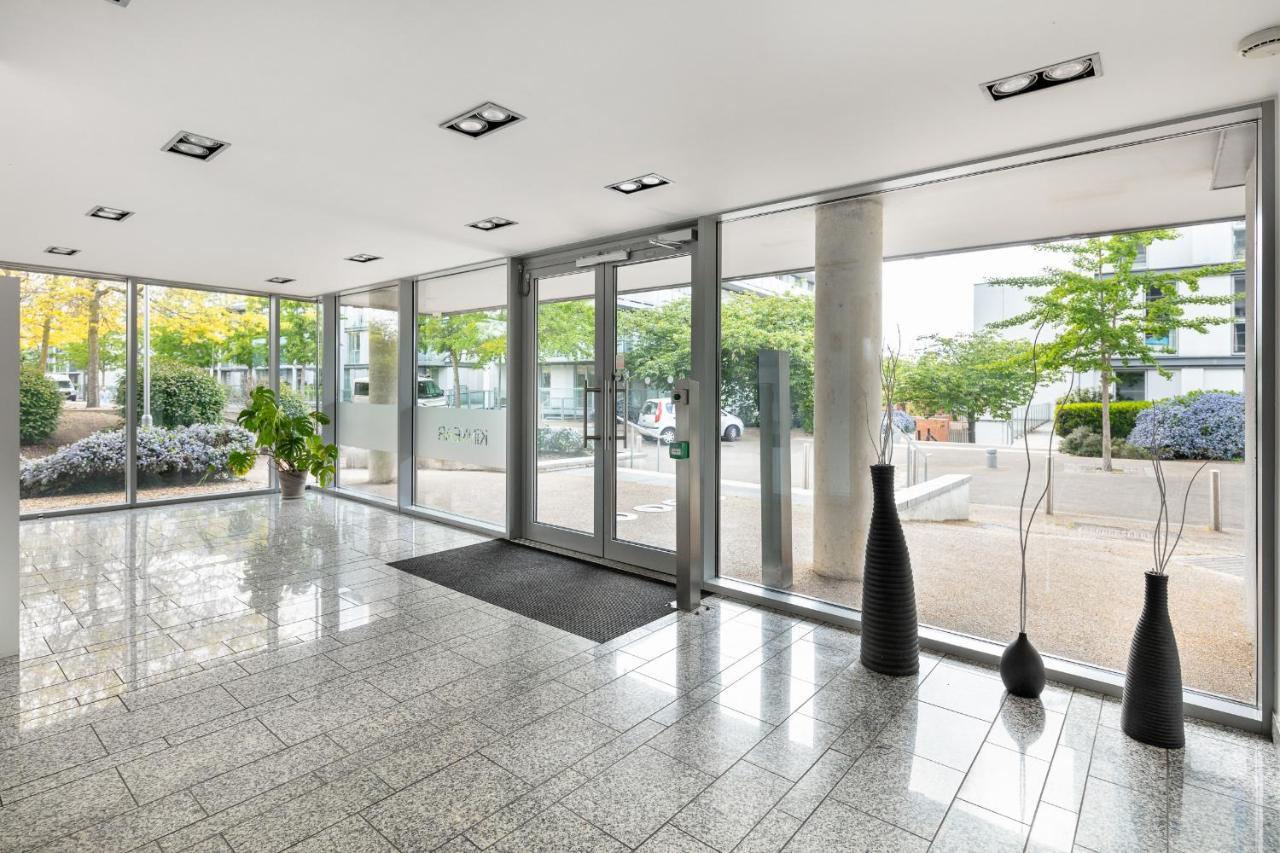 Stunning Apartment With Underground Parking! لندن المظهر الخارجي الصورة